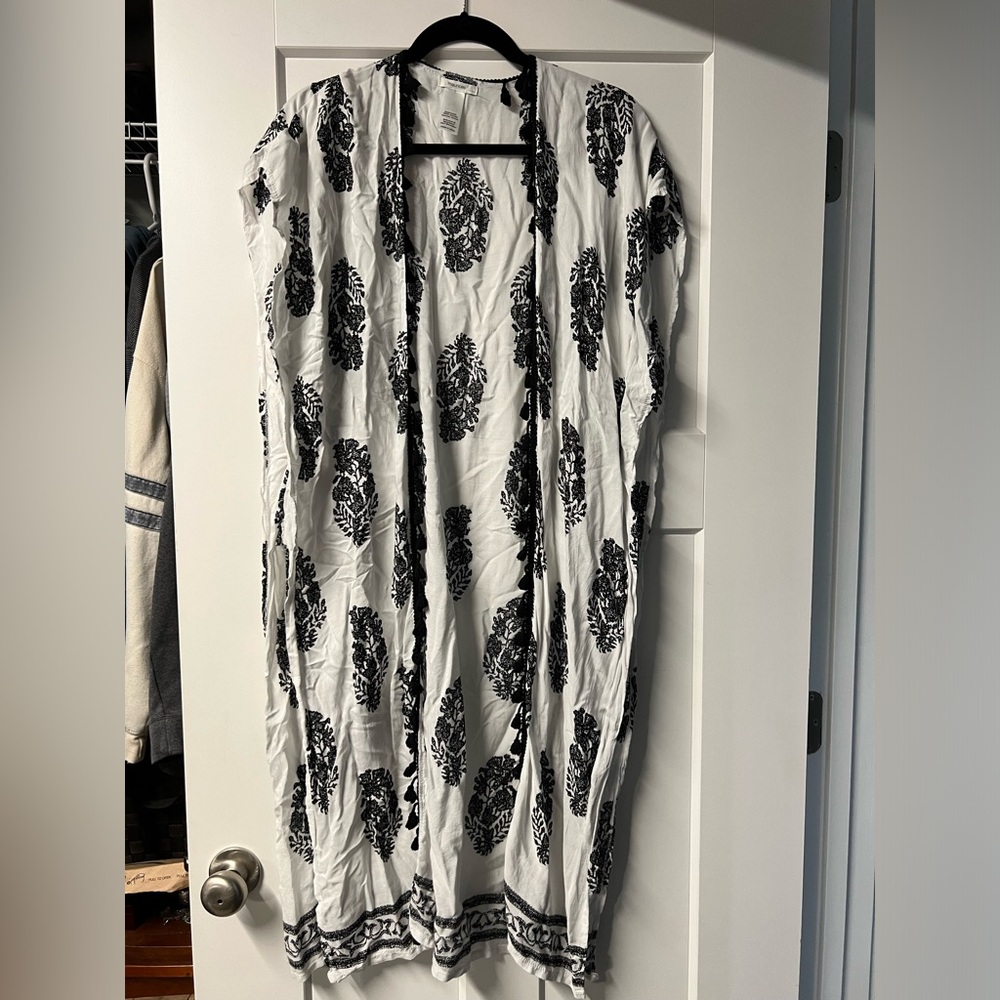 Maurice’s black and white kimono. One size fits all.